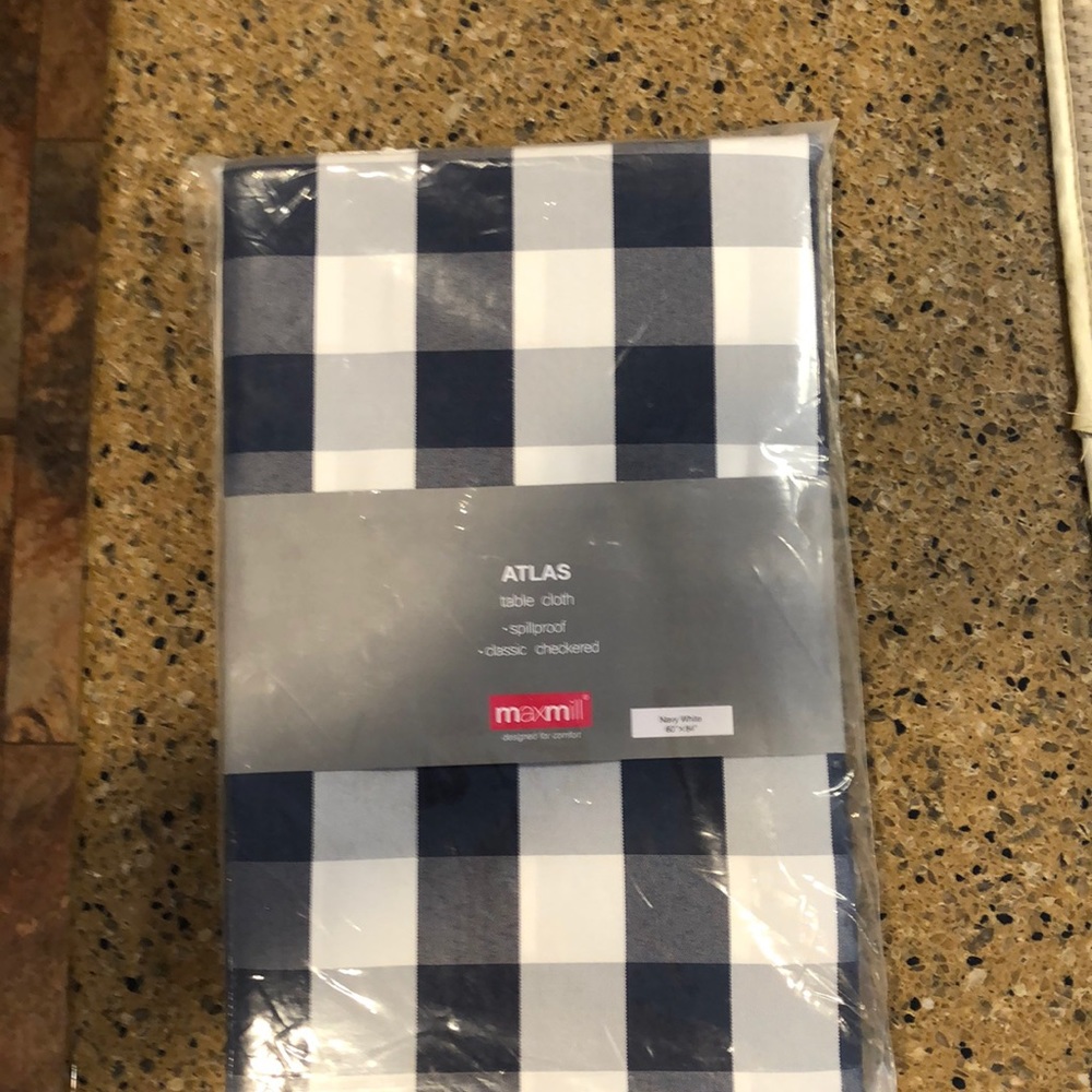 Maxmill Atlas Checkered Table Cloth Navy White